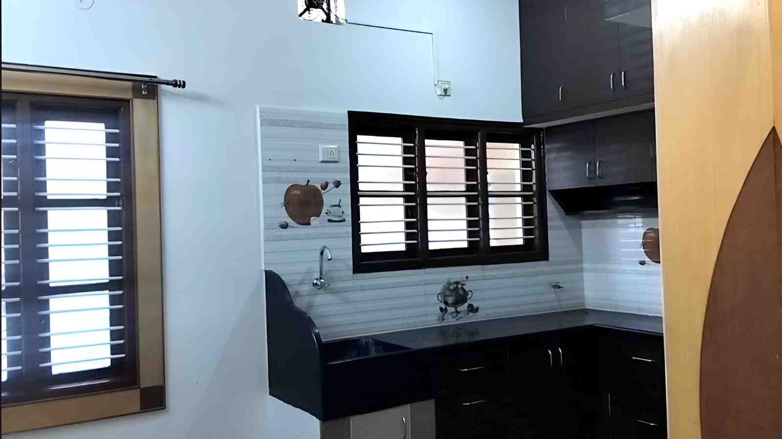 Ready-to-Move in Luxury Indepented House For Sale in NRI Layout — image 3 of 10
