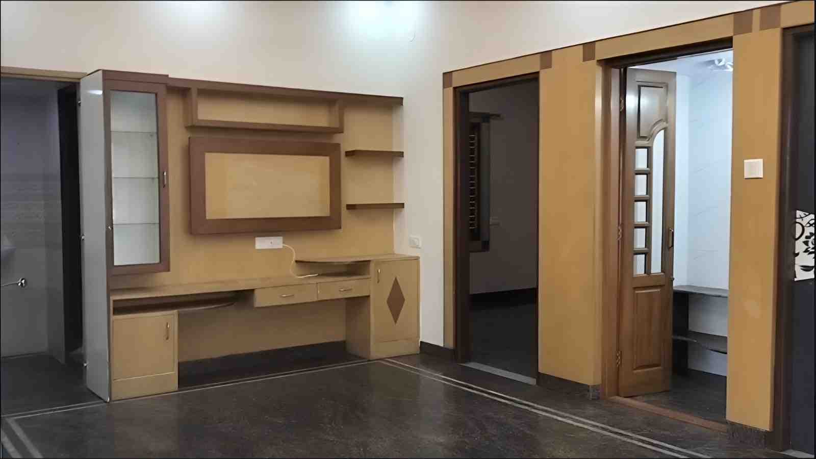 Ready-to-Move in Luxury Indepented House For Sale in NRI Layout — image 5 of 10